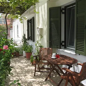  Apartment Nostalgia A In 50 Metres From The Sea Greece